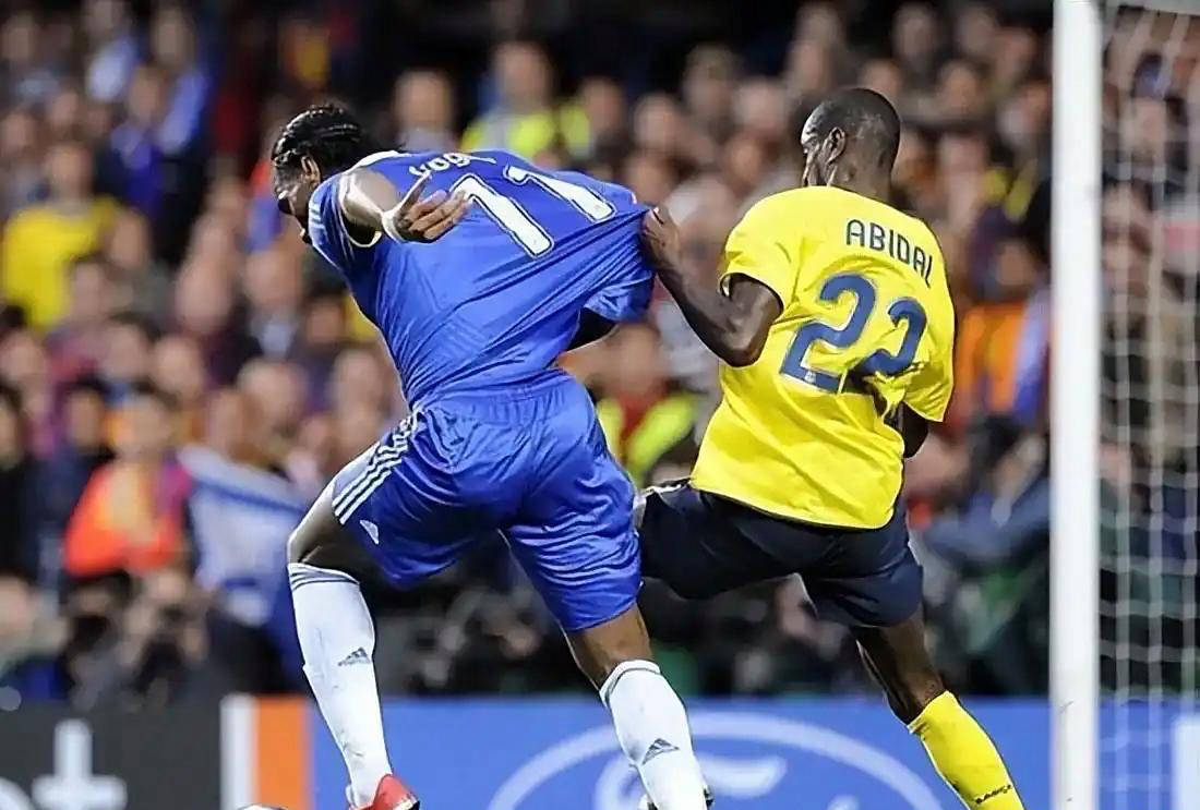 巴萨裁判门风波：梅西地位会受影响吗？